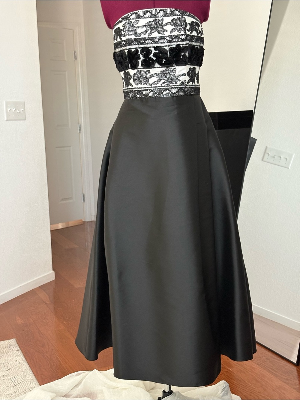 NEW With tags  Sachin and Babi Peggy Tea Length dress SZ 8 Retail $649